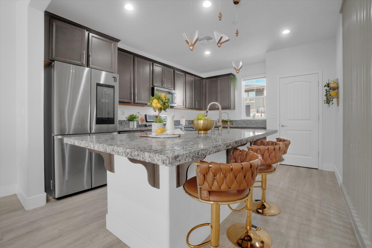 212 E Giacconi Place