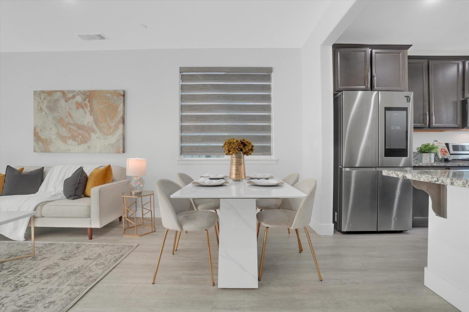 212 E Giacconi Place