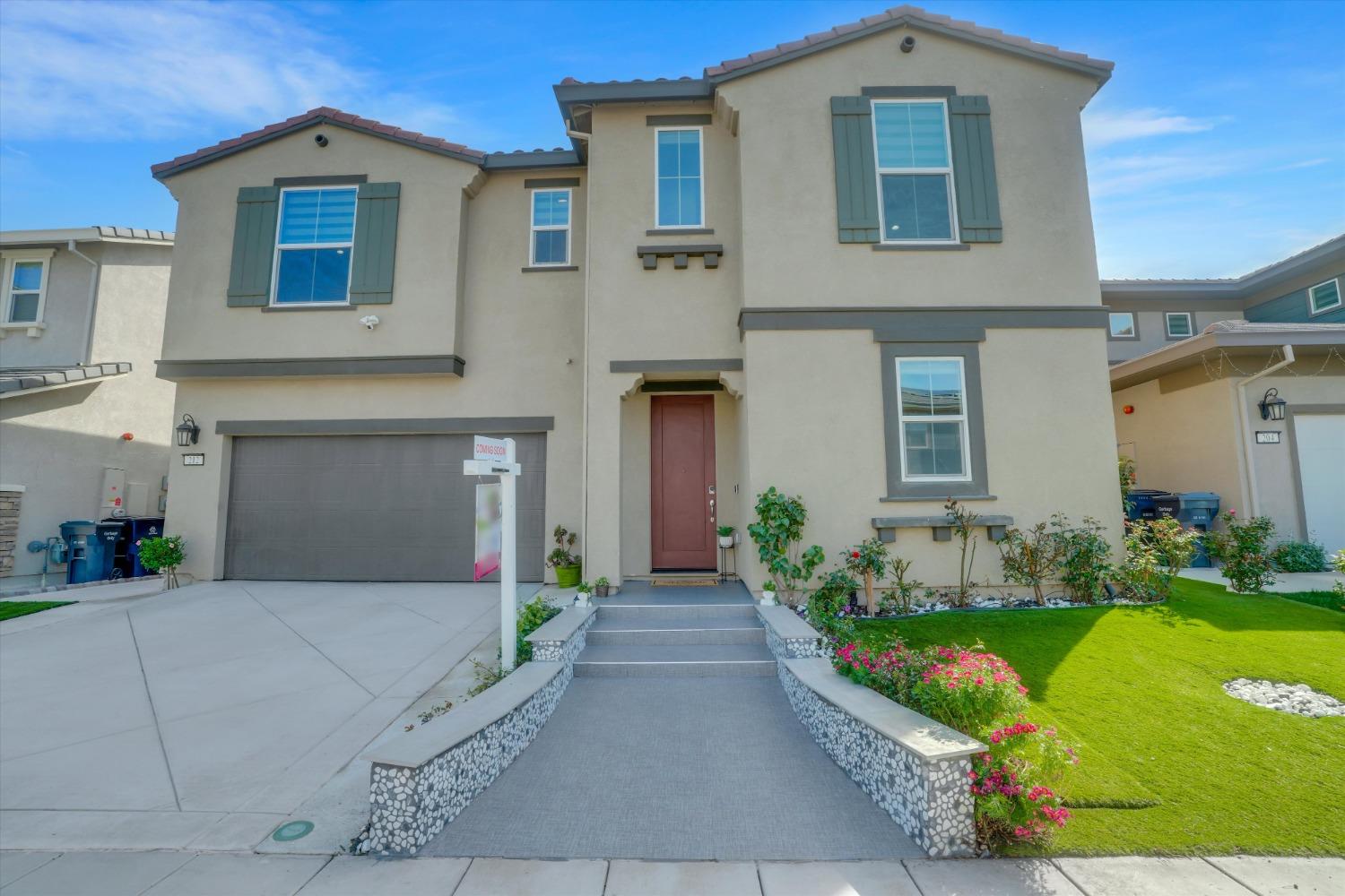 212 E Giacconi Place