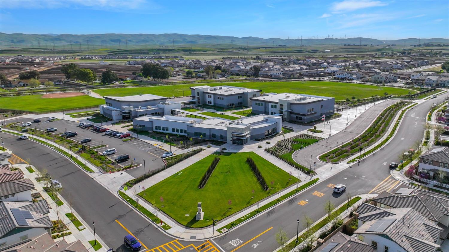 212 E Giacconi Place