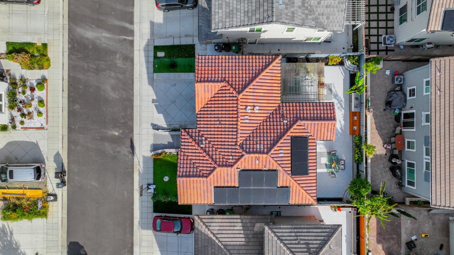 212 E Giacconi Place