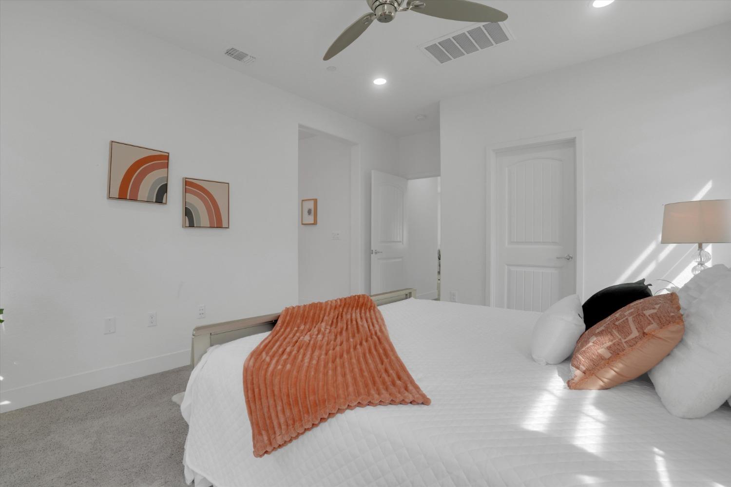 212 E Giacconi Place