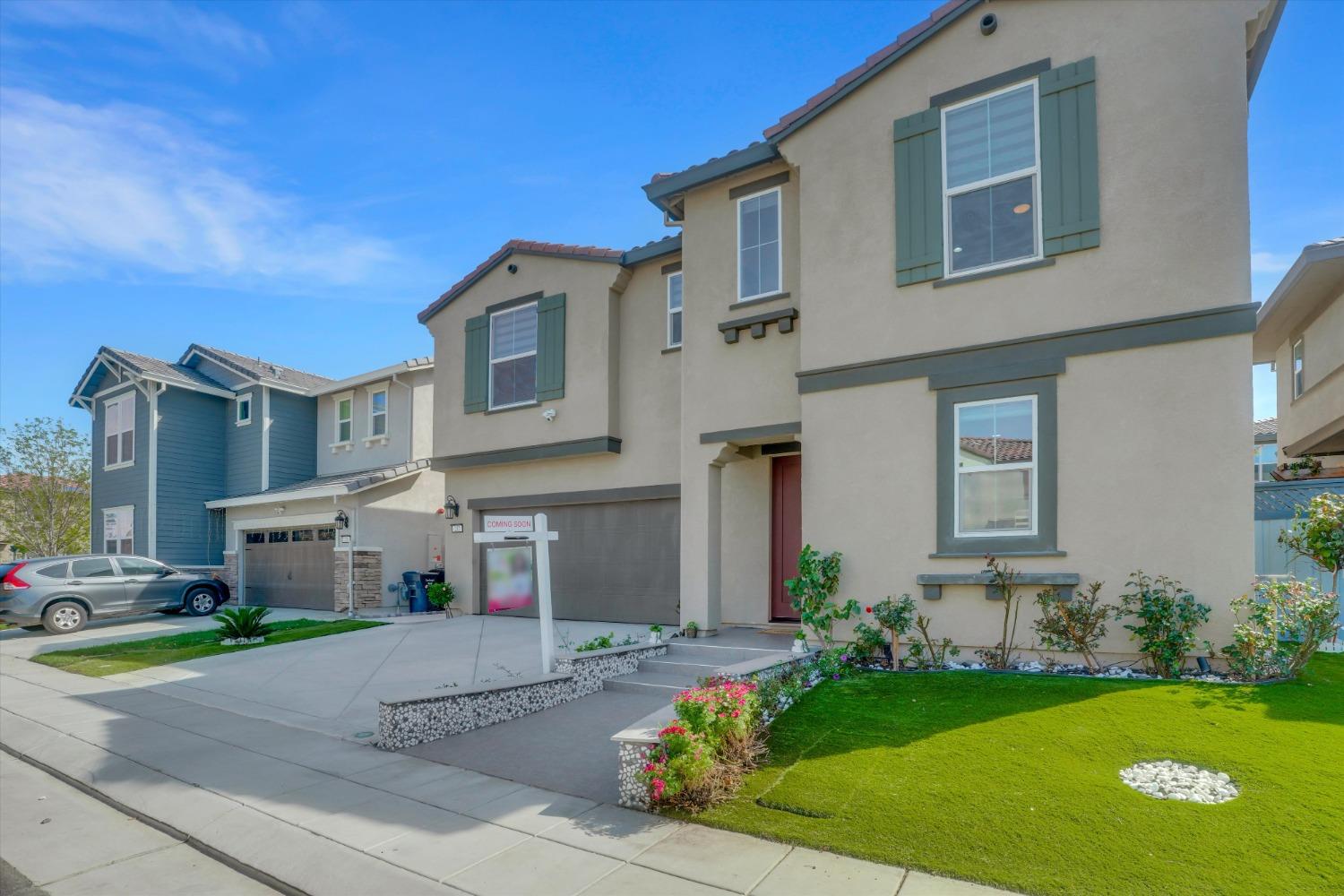 212 E Giacconi Place