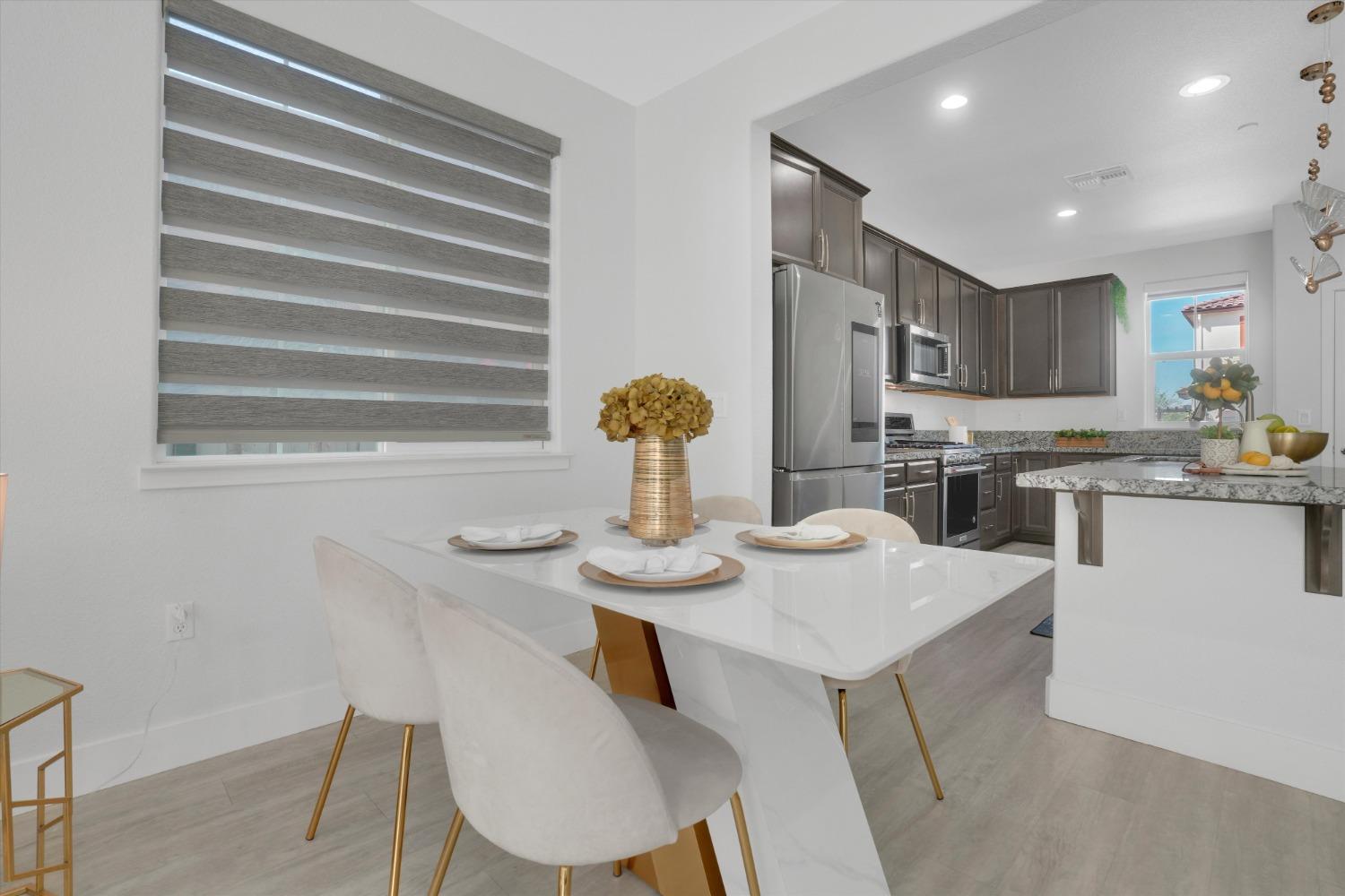 212 E Giacconi Place