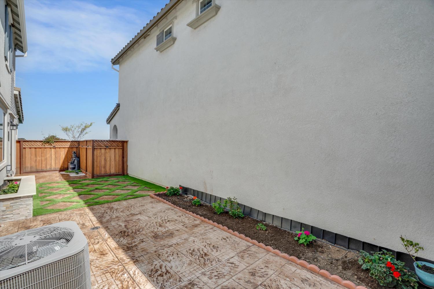 136 E Tuso Ranch Road