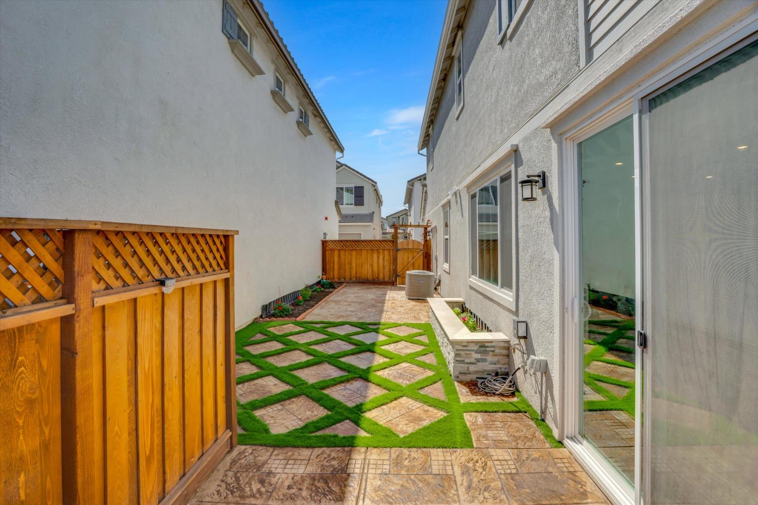 136 E Tuso Ranch Road