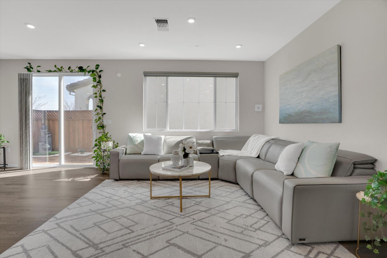 136 E Tuso Ranch Road