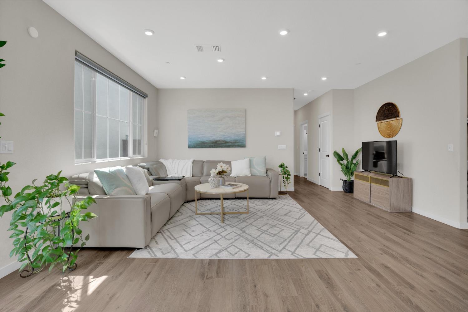 136 E Tuso Ranch Road