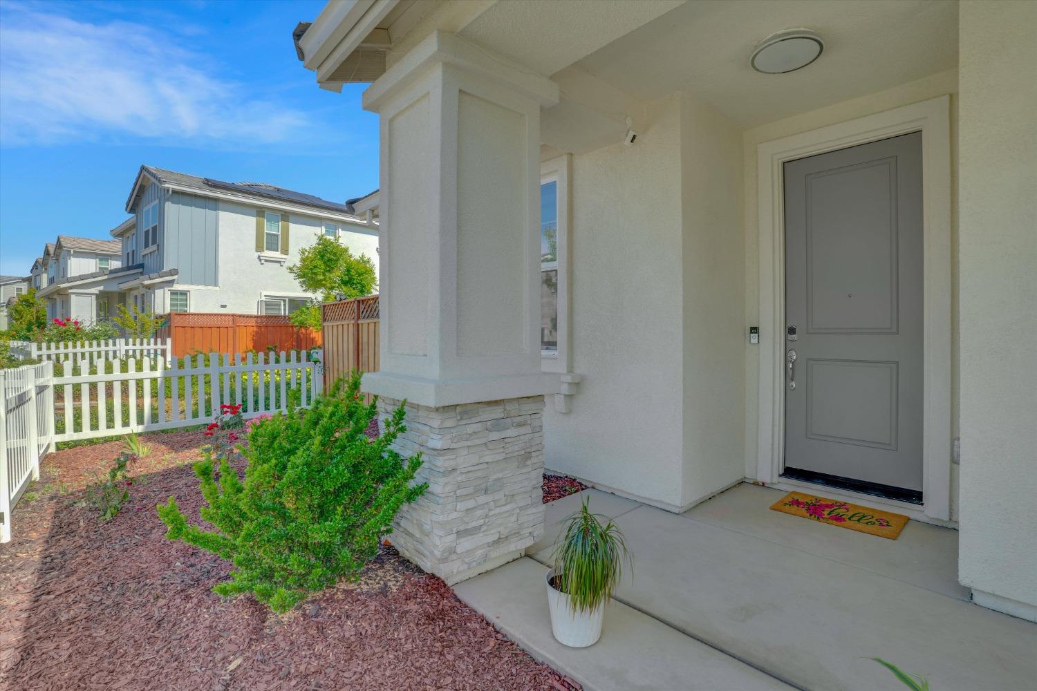 243 E Lawson Avenue