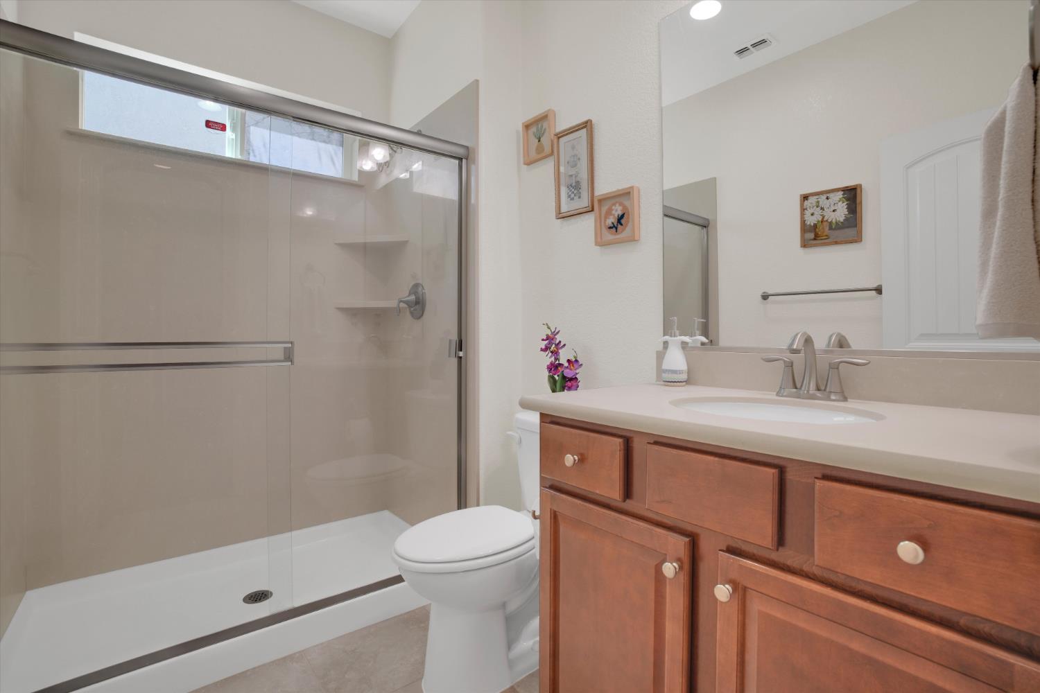 331 W Aventino Ave