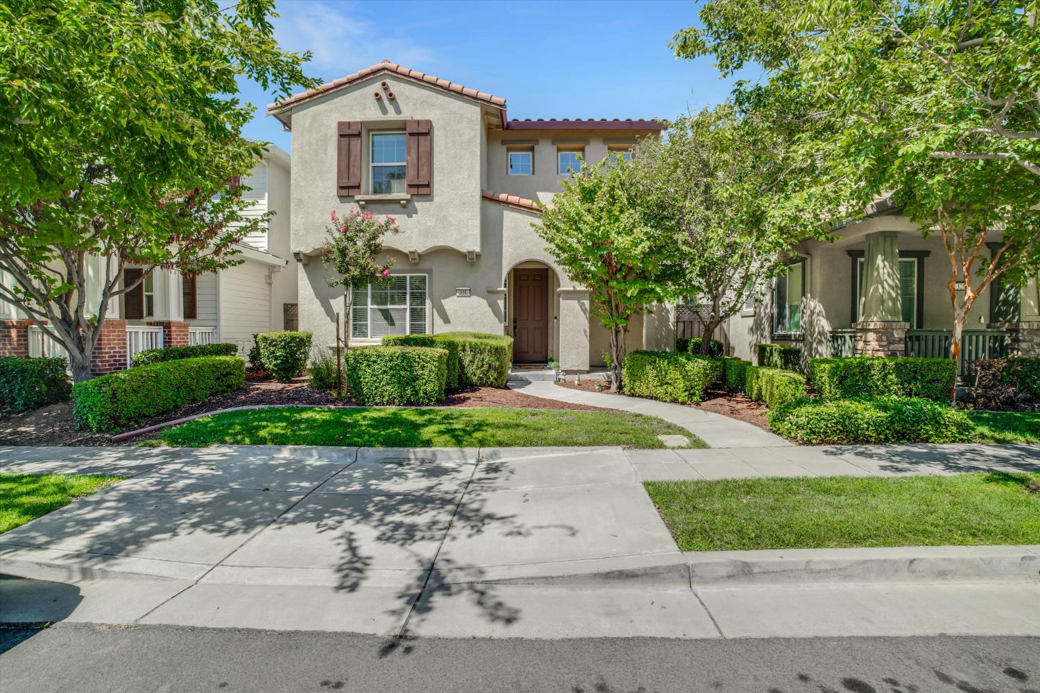 331 W Aventino Ave