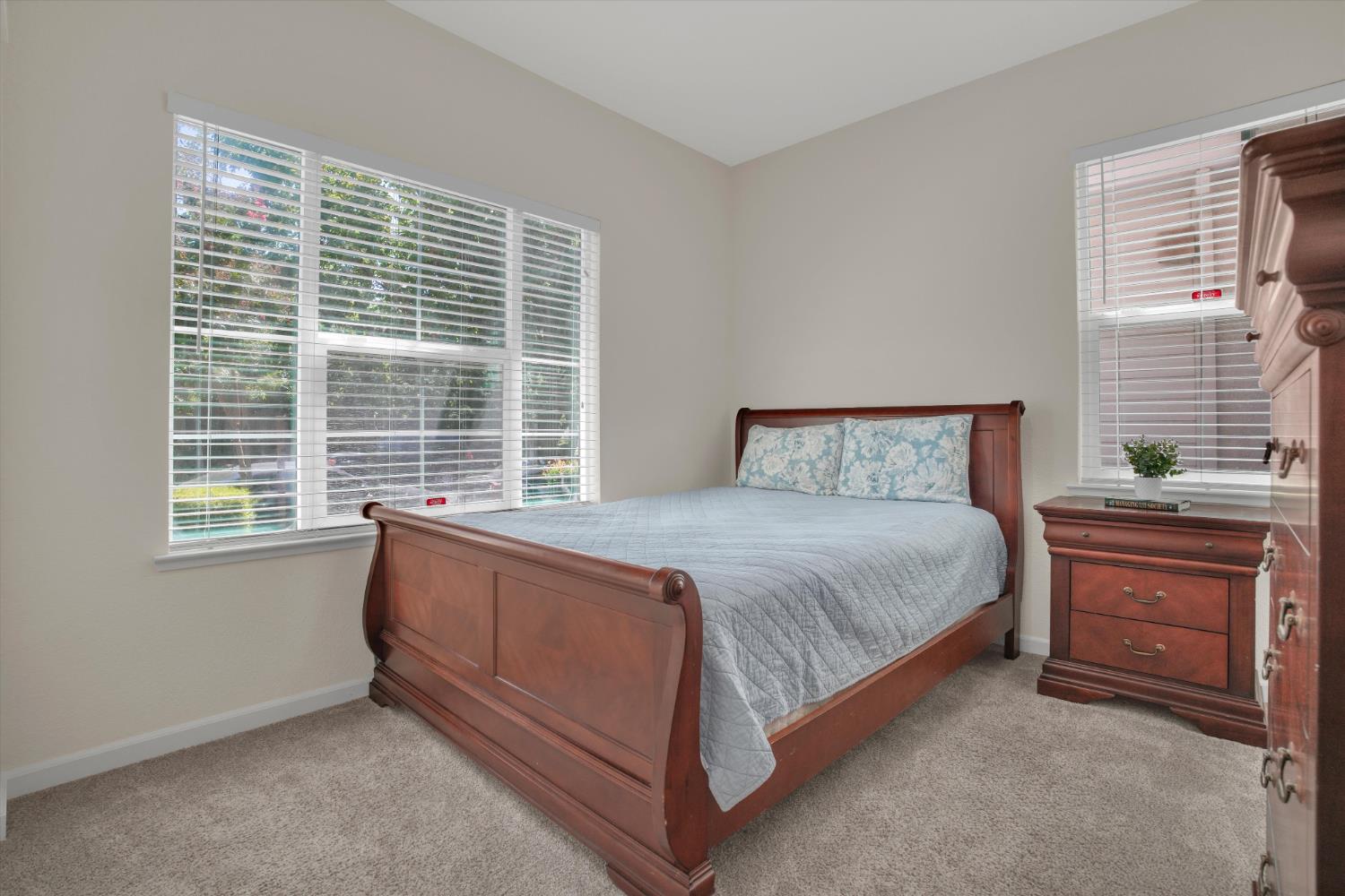 331 W Aventino Ave