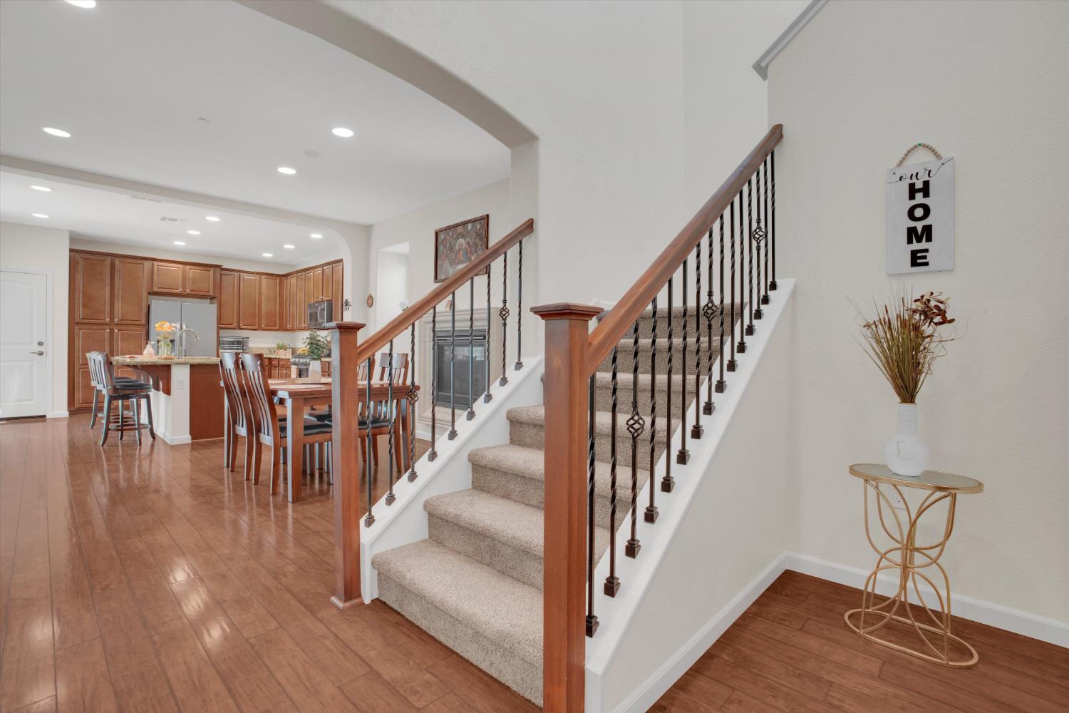 331 W Aventino Ave