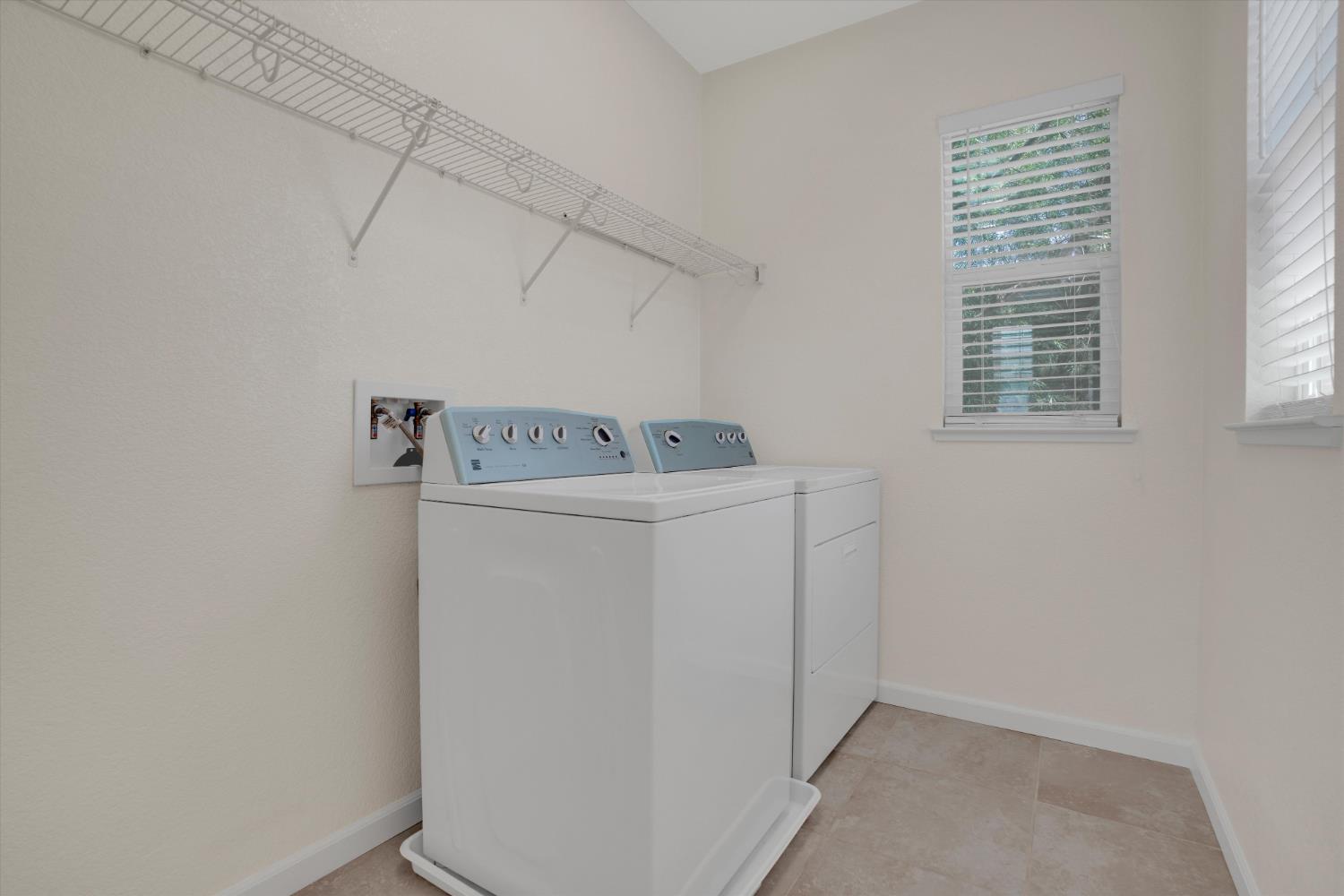 331 W Aventino Ave