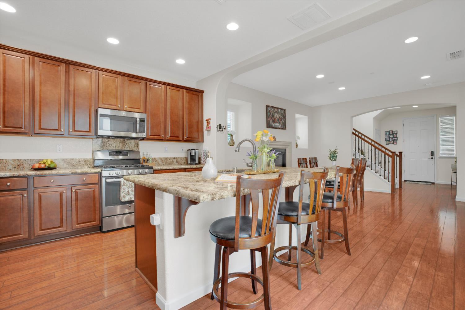 331 W Aventino Ave