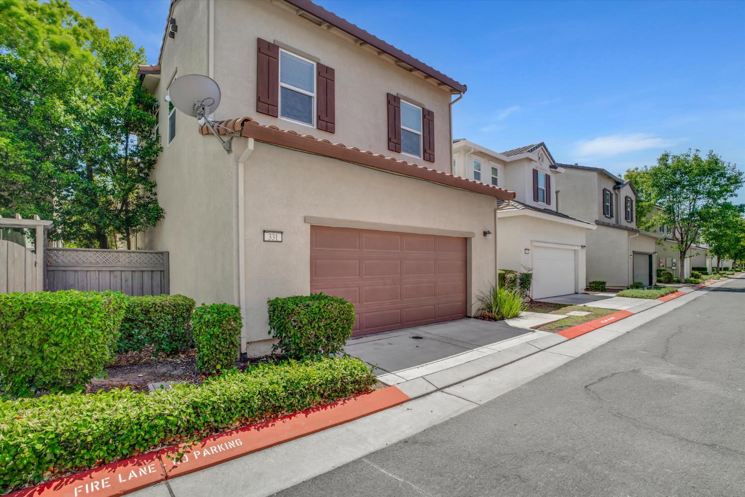 331 W Aventino Ave