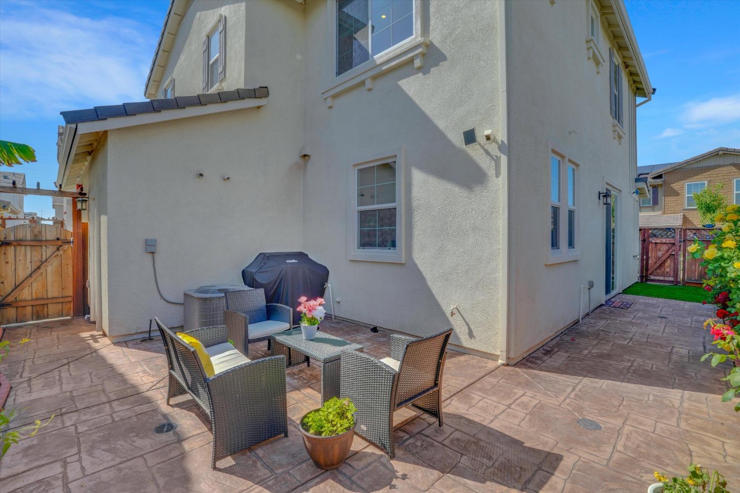 243 E Lawson Avenue