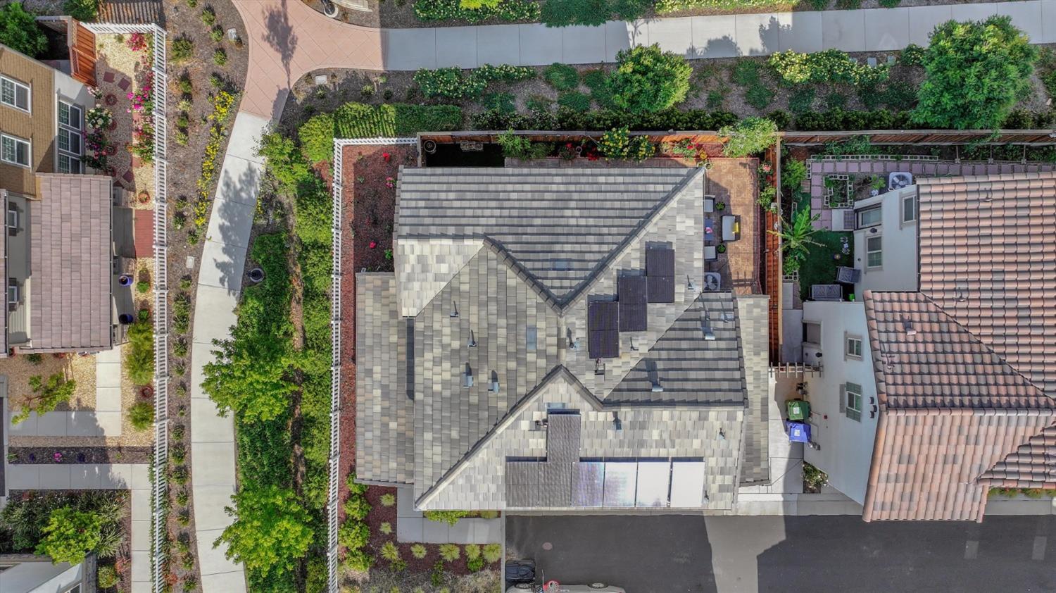 243 E Lawson Avenue