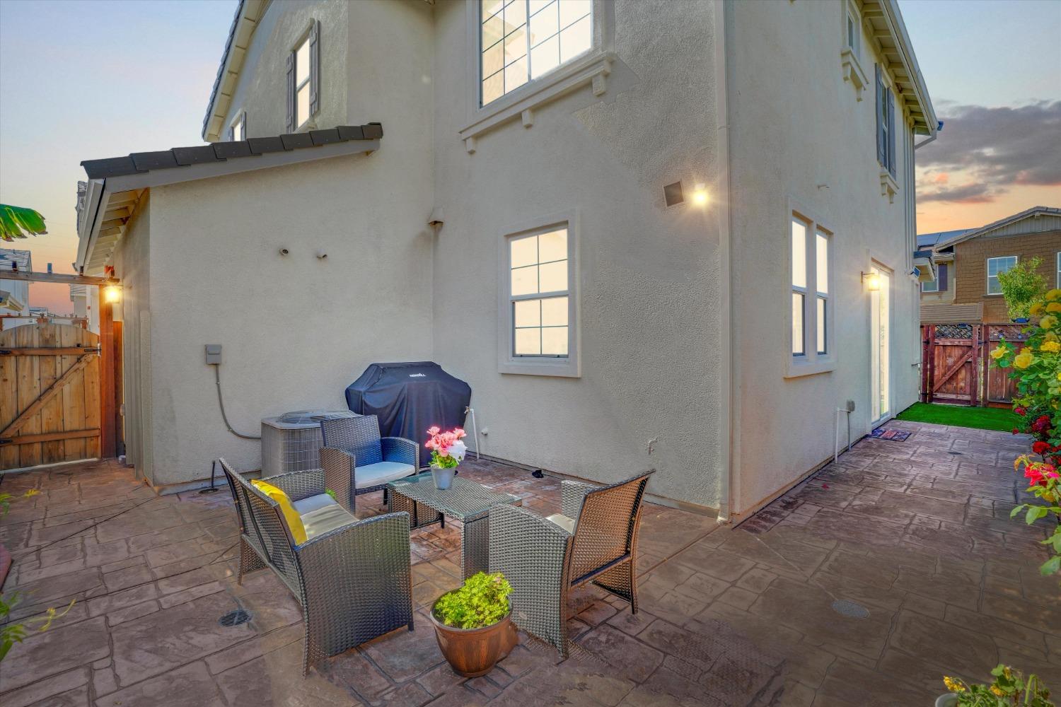 243 E Lawson Avenue