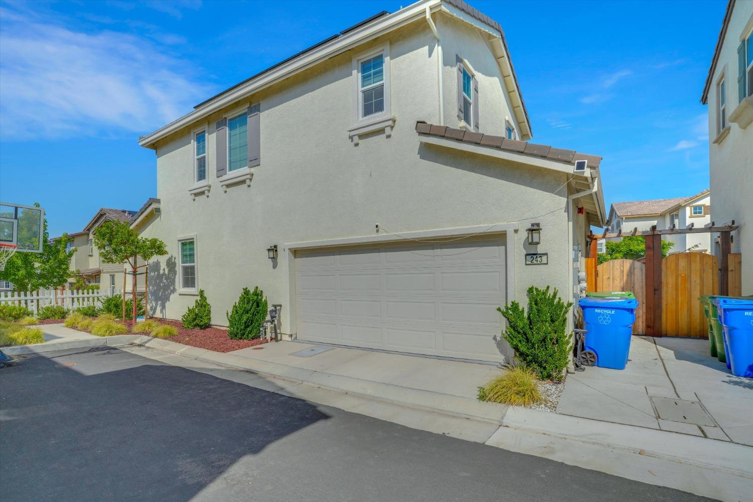 243 E Lawson Avenue