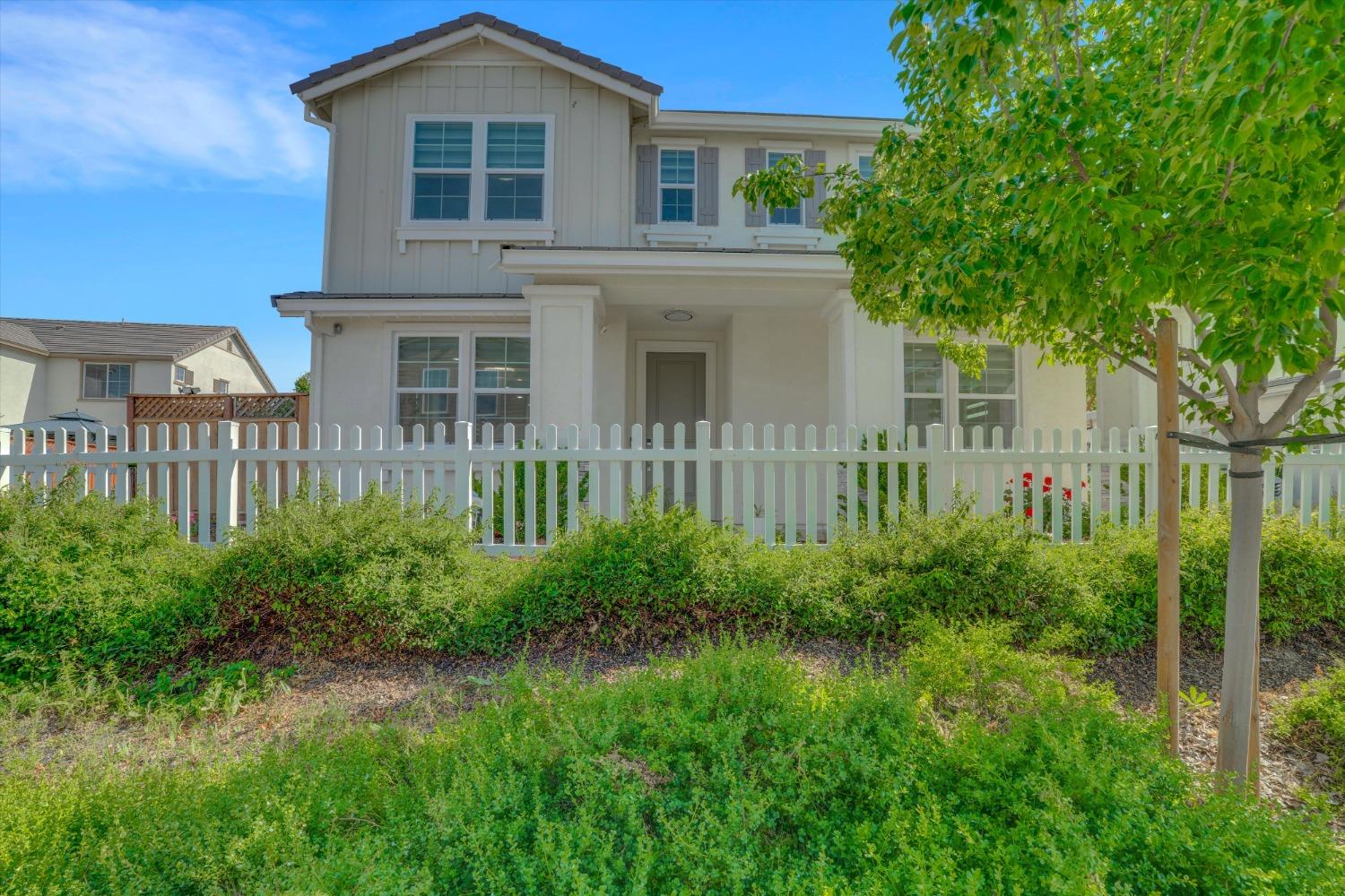 243 E Lawson Avenue
