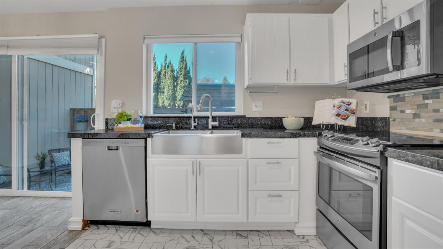 4451 Fairlands Drive