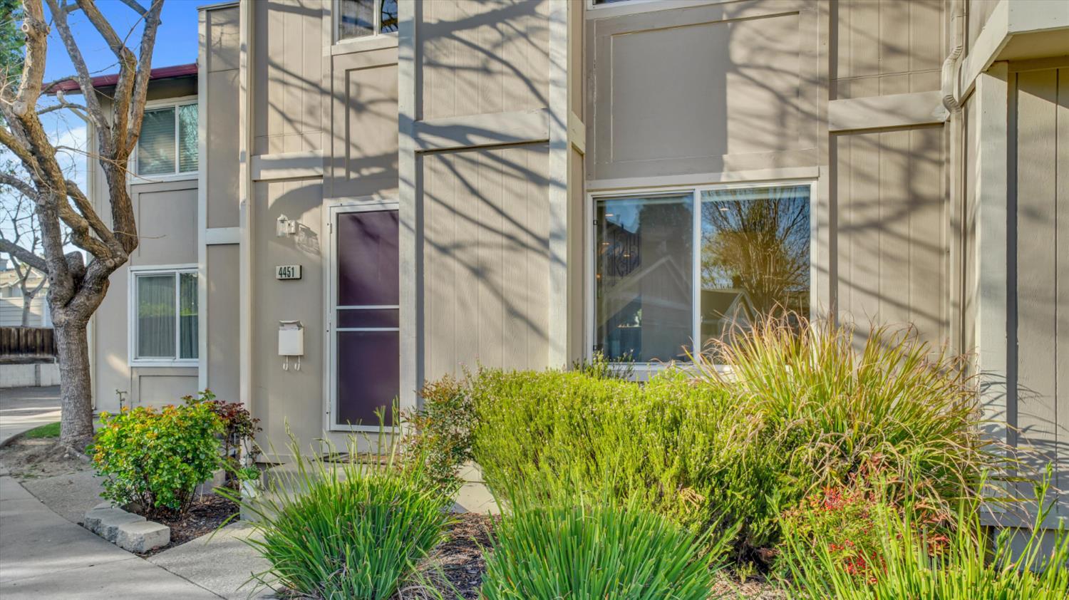 4451 Fairlands Drive