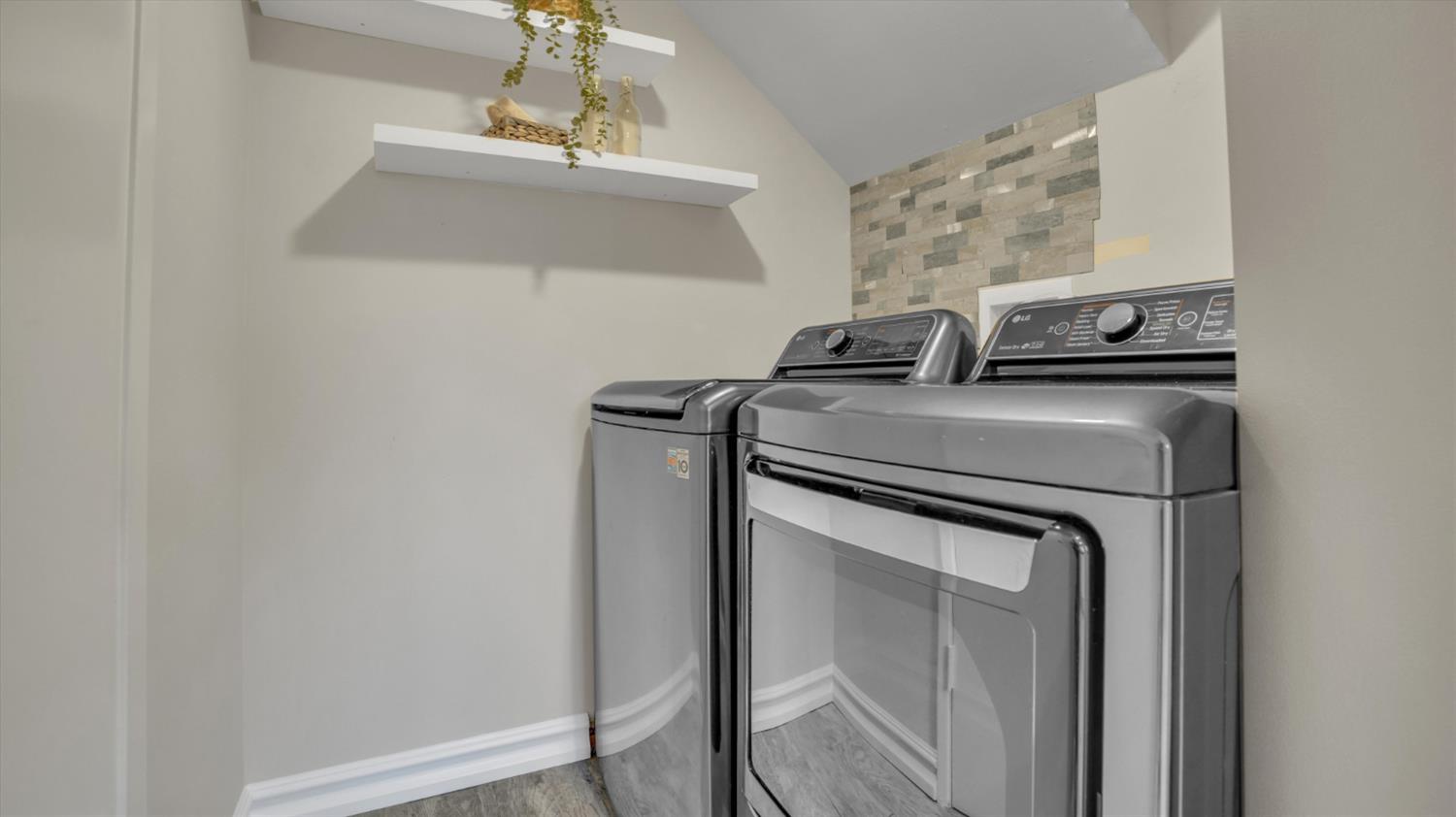 4451 Fairlands Drive