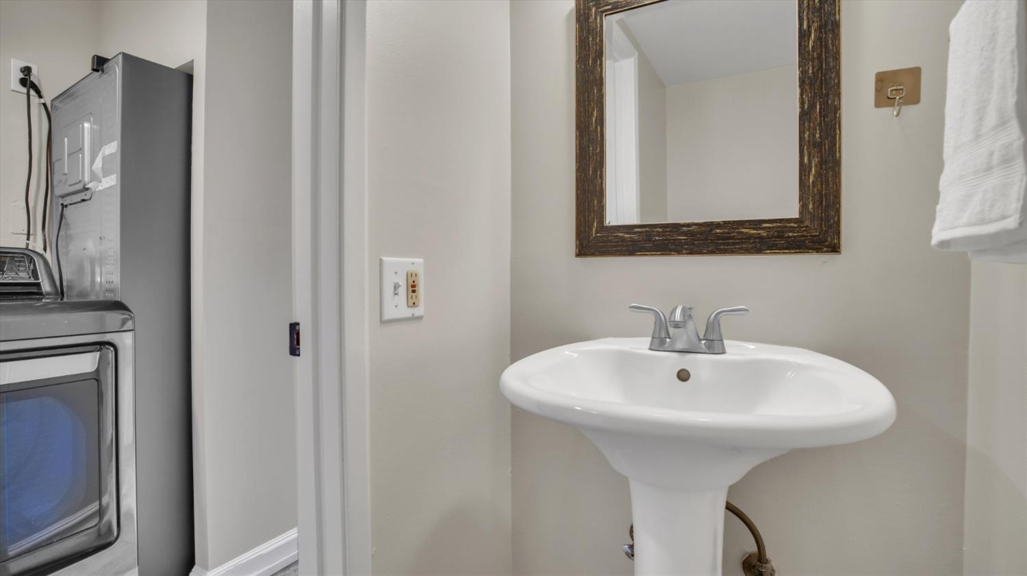 4451 Fairlands Drive