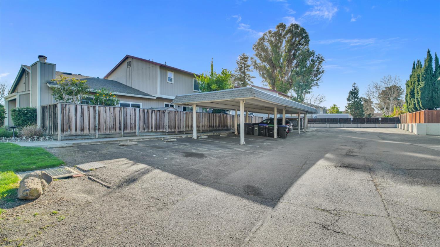 4451 Fairlands Drive