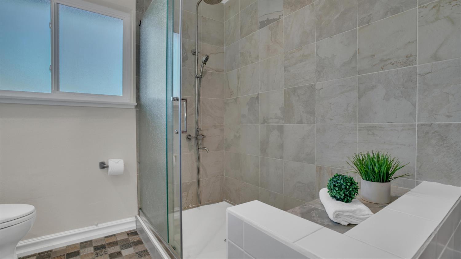 4451 Fairlands Drive