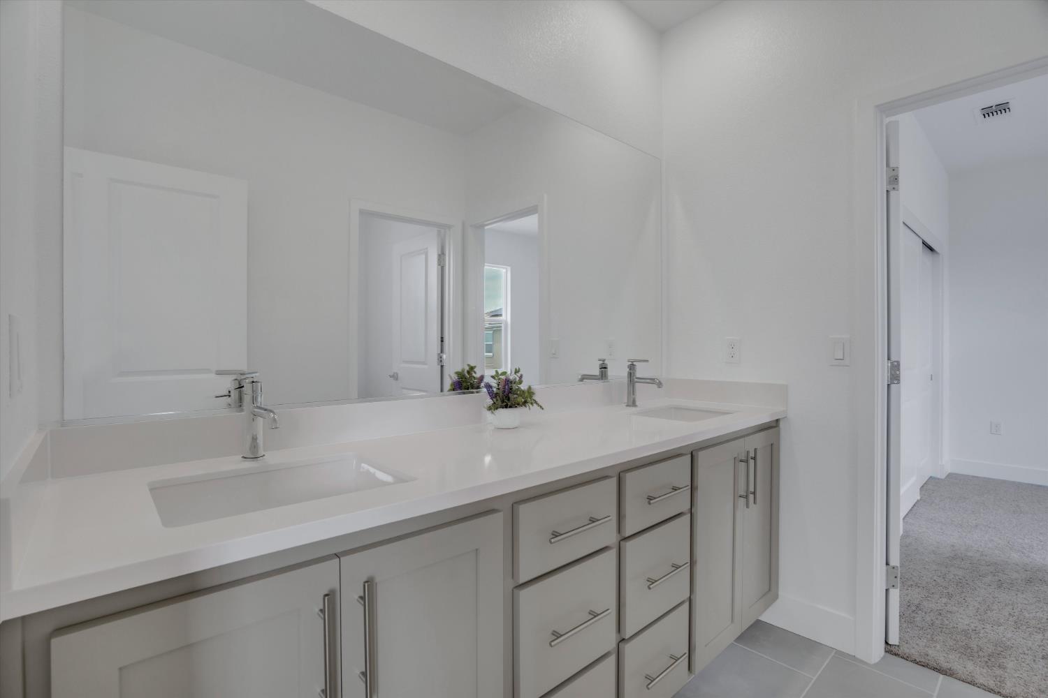 61 W San Diego Drive