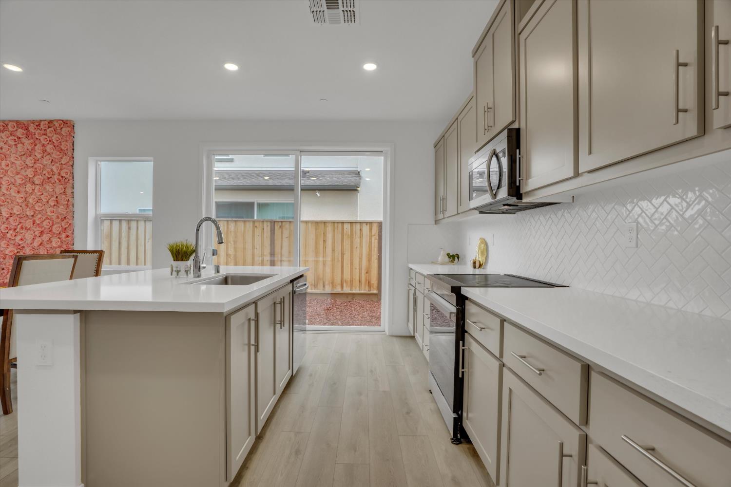 61 W San Diego Drive