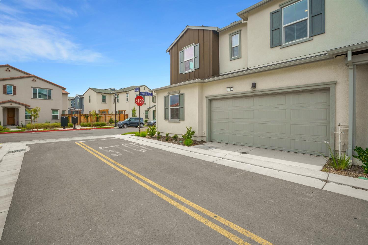 61 W San Diego Drive
