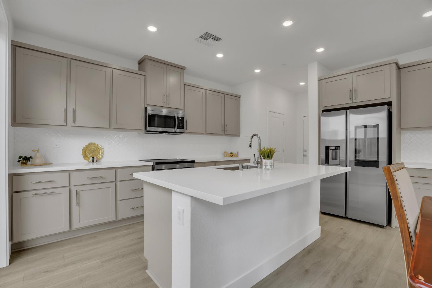 61 W San Diego Drive