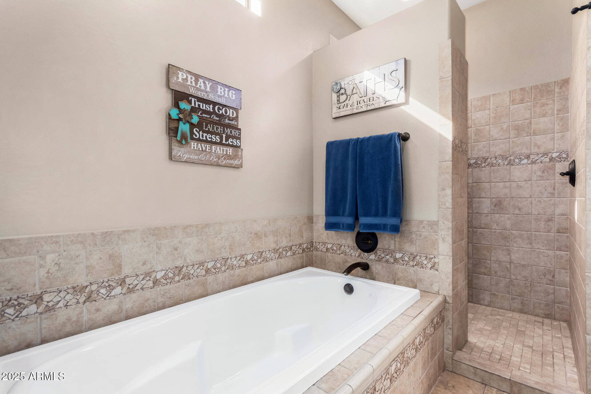 4217 E Edgemont Avenue