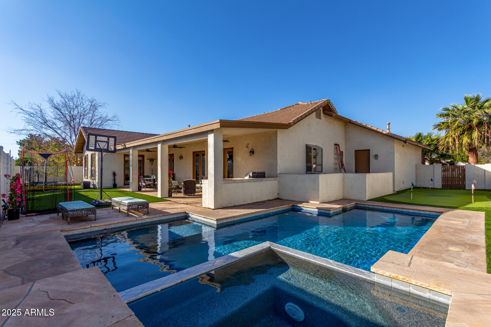 4217 E Edgemont Avenue