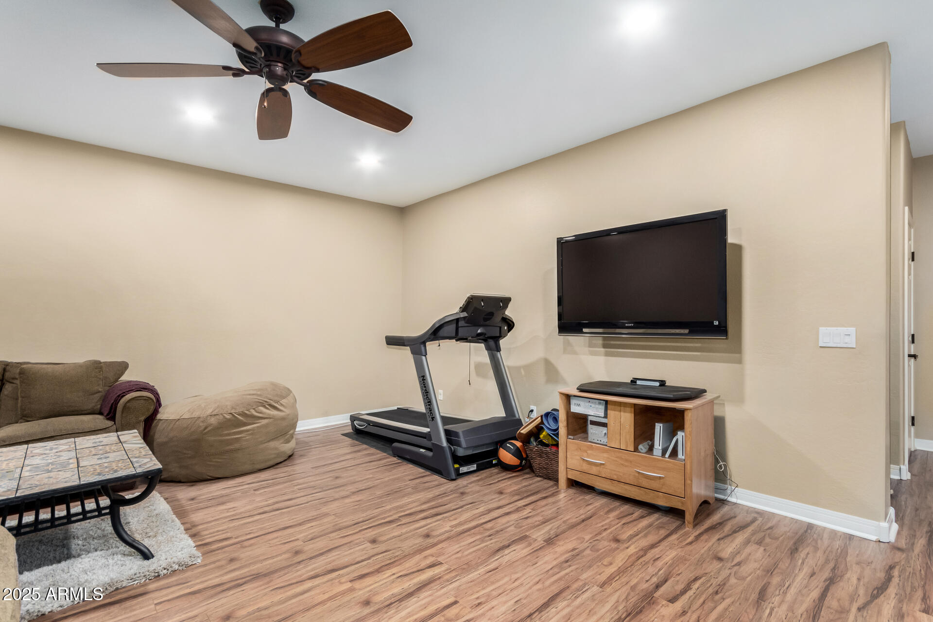 4217 E Edgemont Avenue