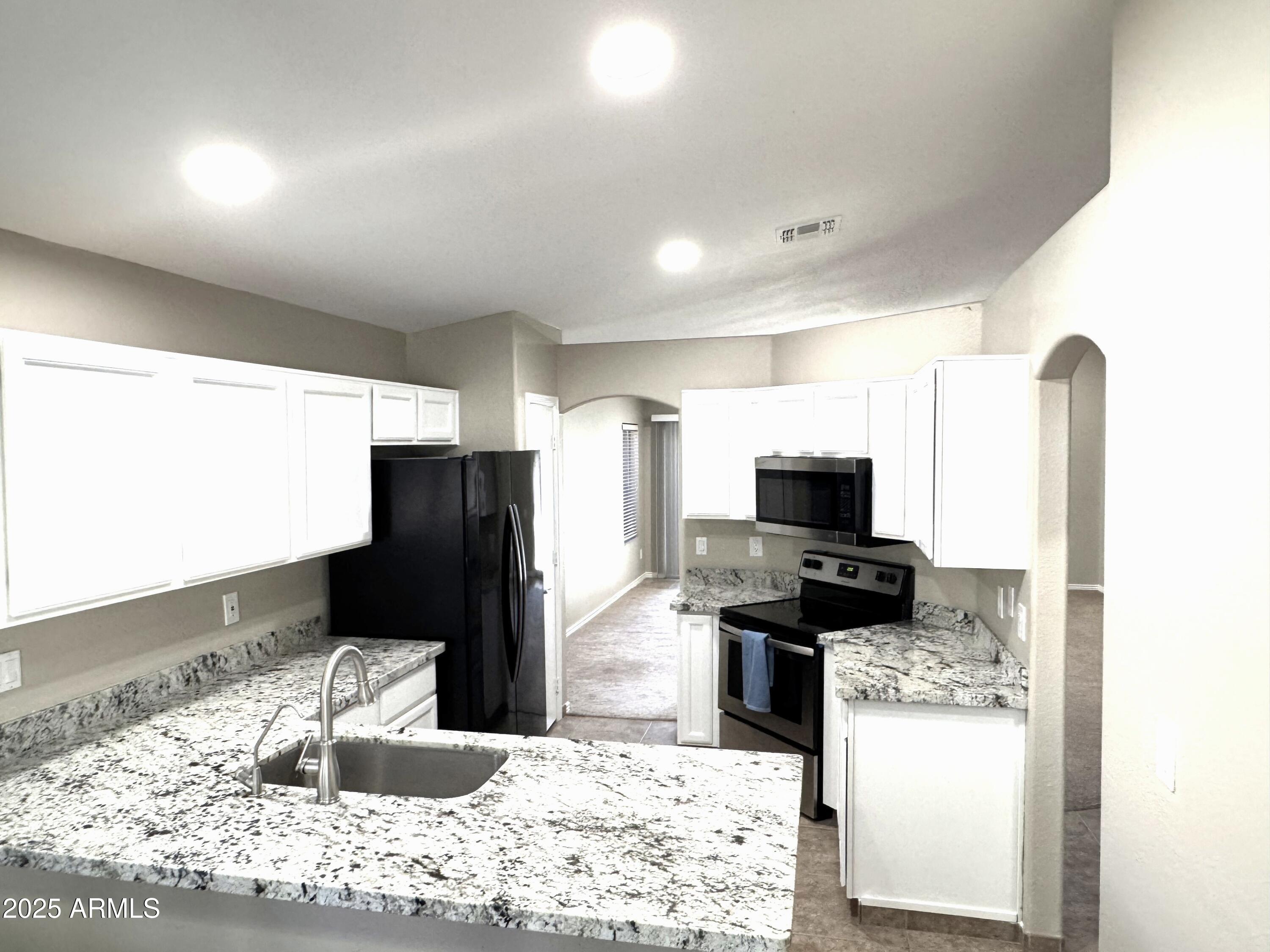 6241 W BLACKHAWK Drive