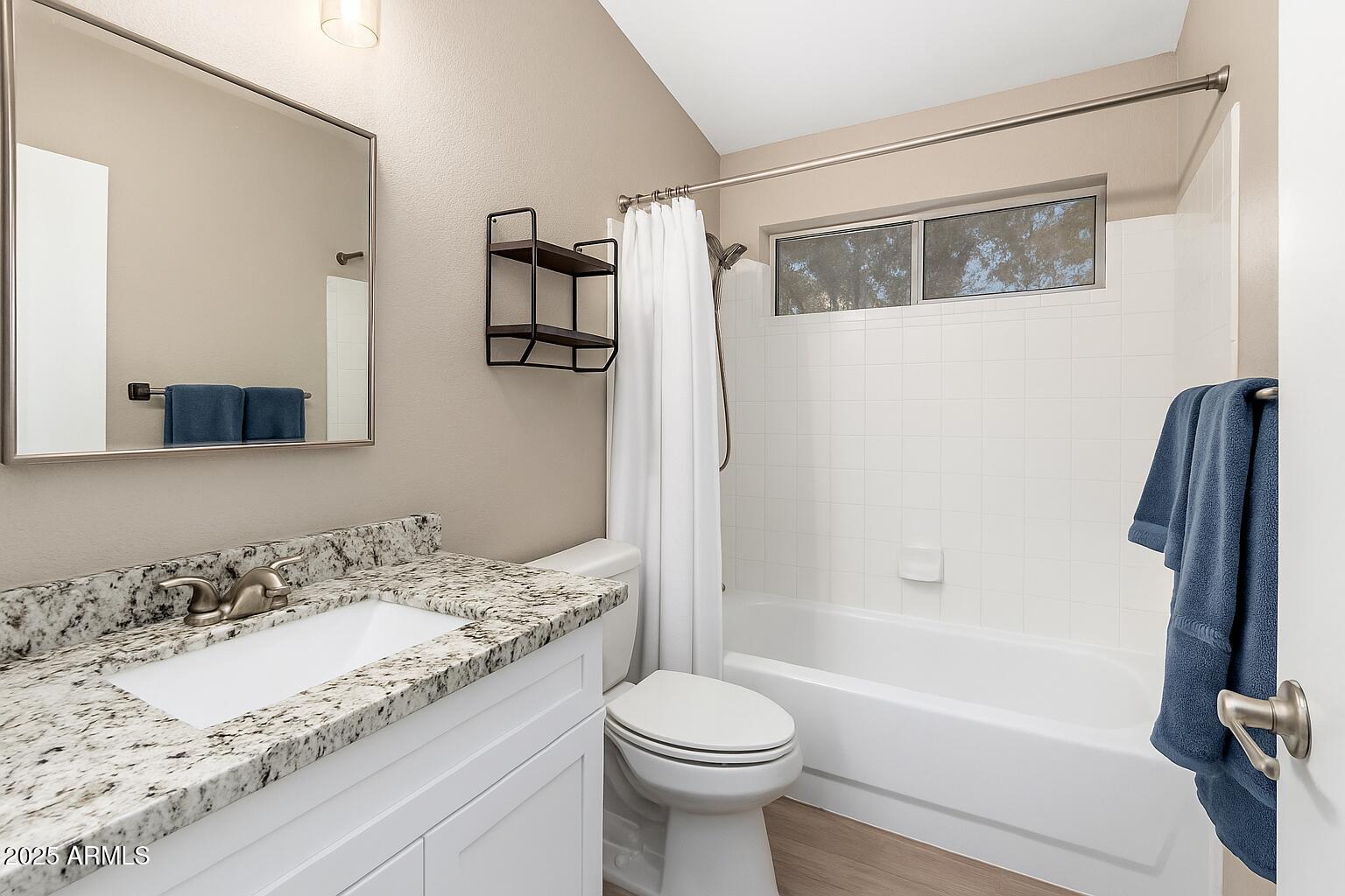 6241 W BLACKHAWK Drive