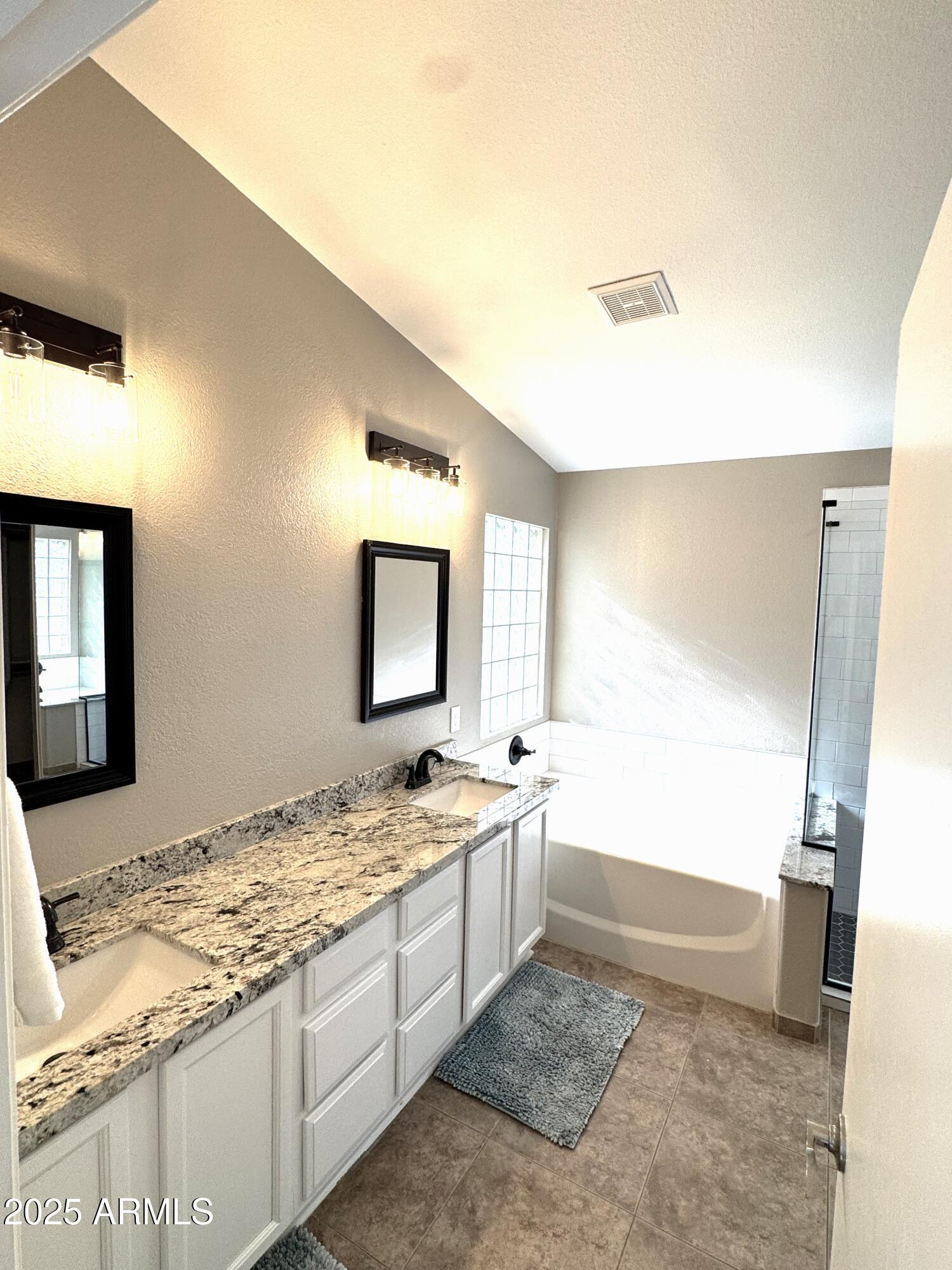 6241 W BLACKHAWK Drive