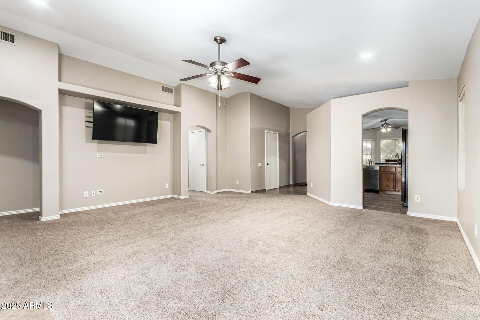 6241 W BLACKHAWK Drive