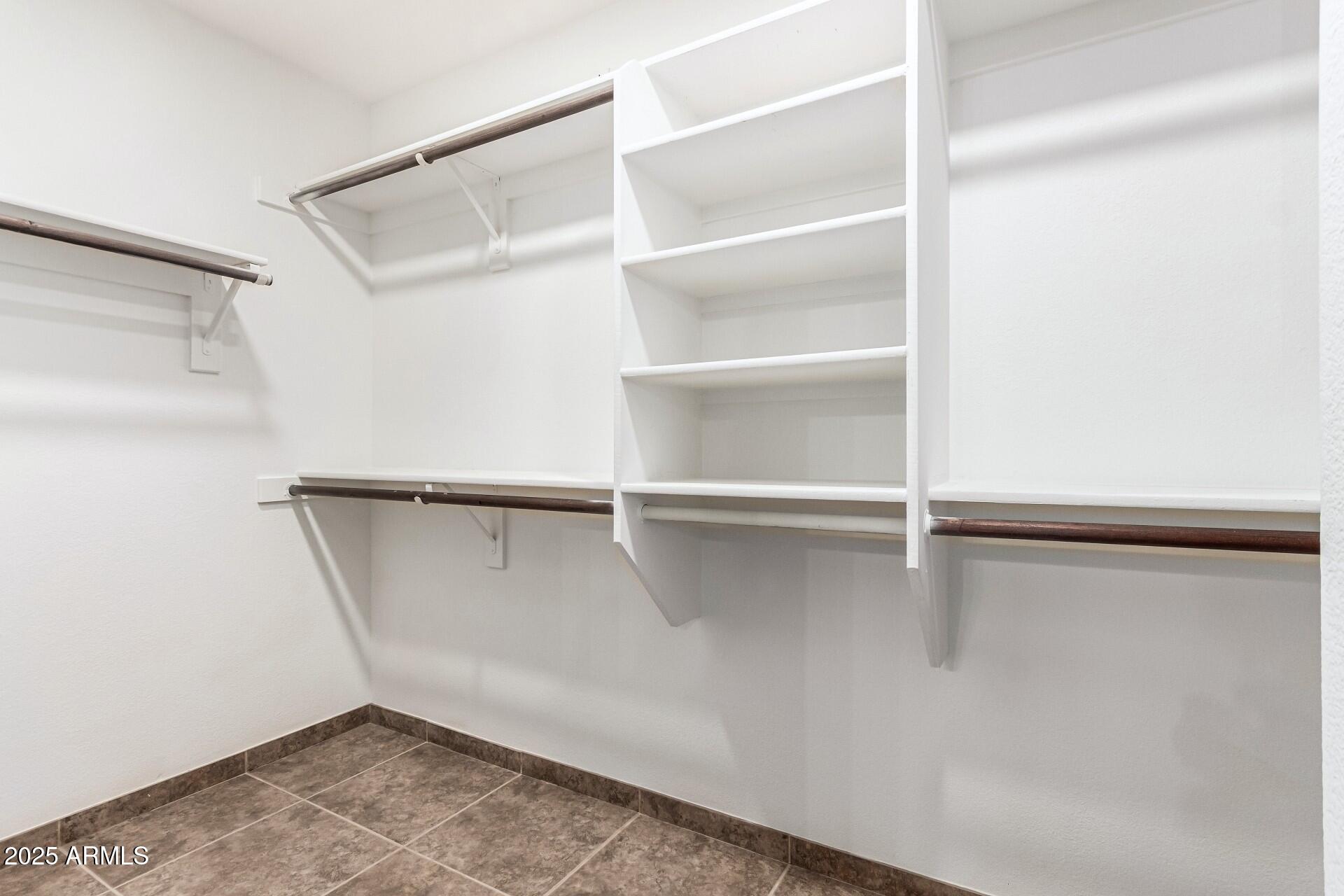 6241 W BLACKHAWK Drive