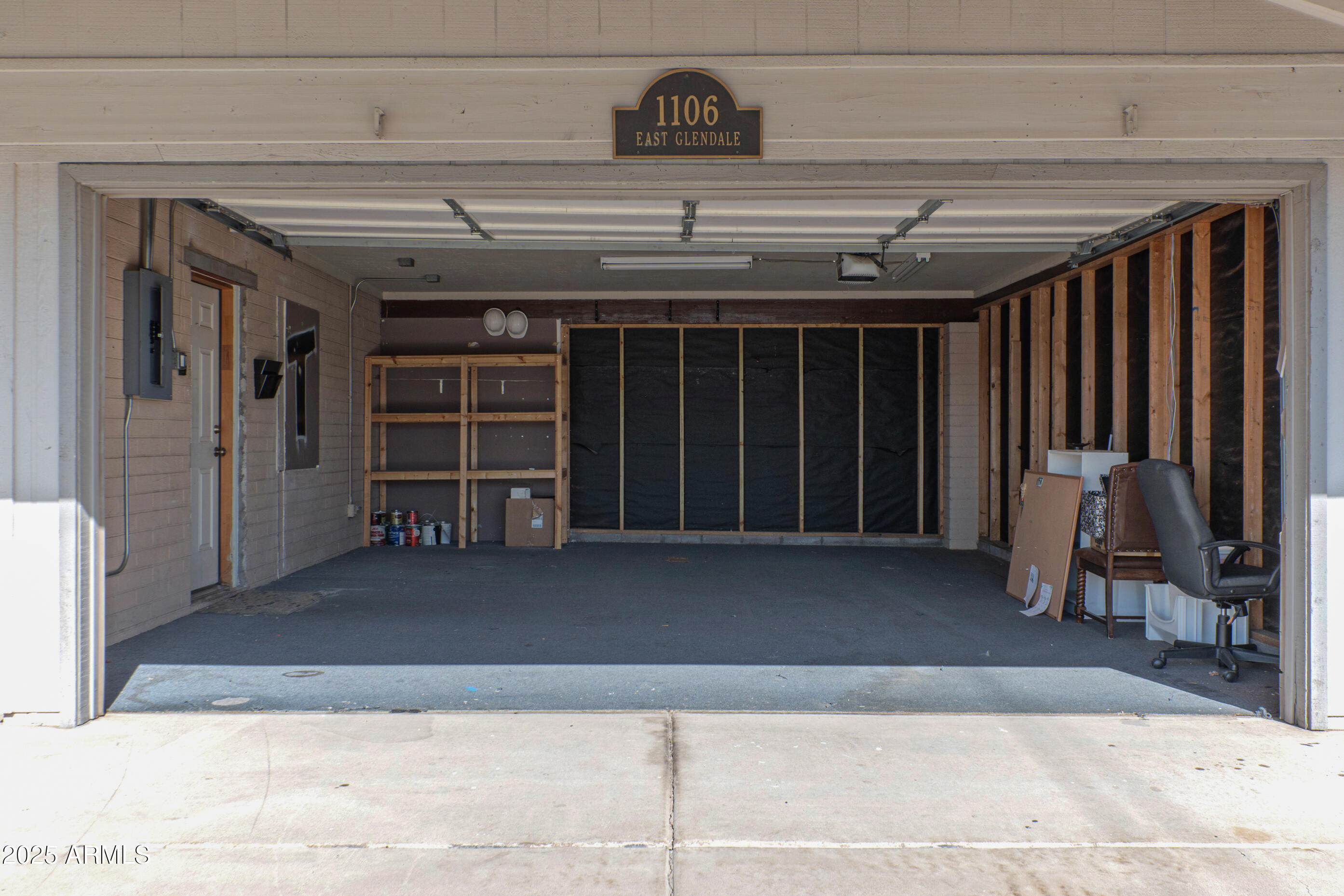 1106 E GLENDALE Avenue