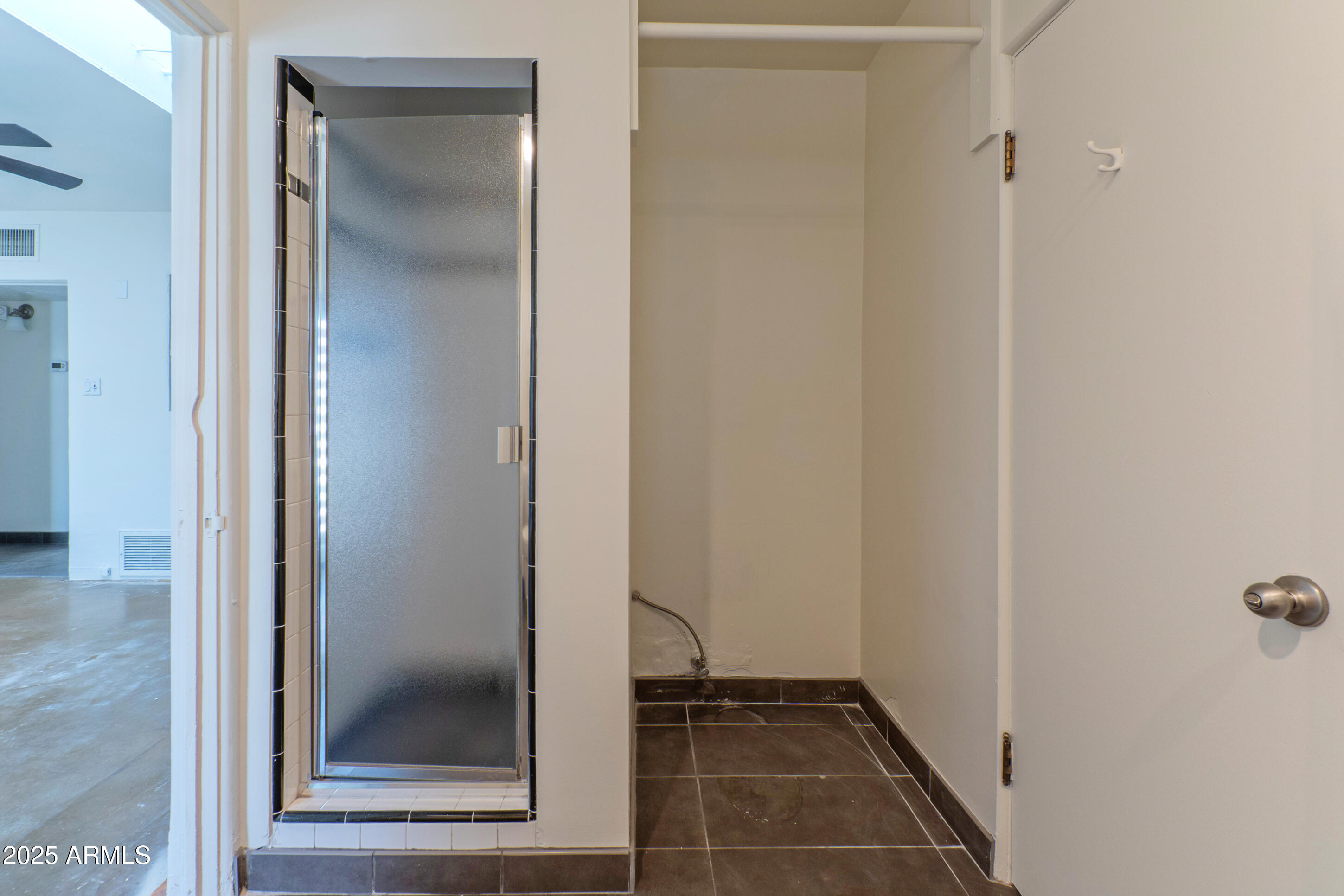 1106 E GLENDALE Avenue