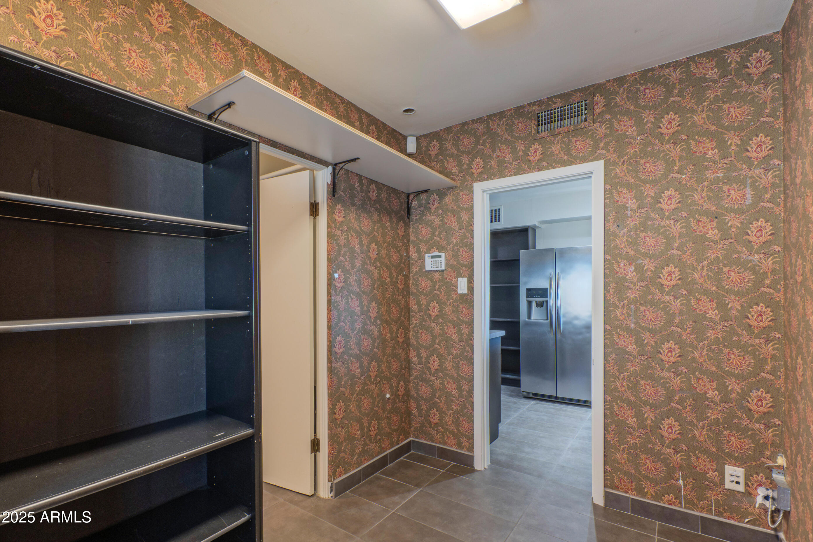 1106 E GLENDALE Avenue