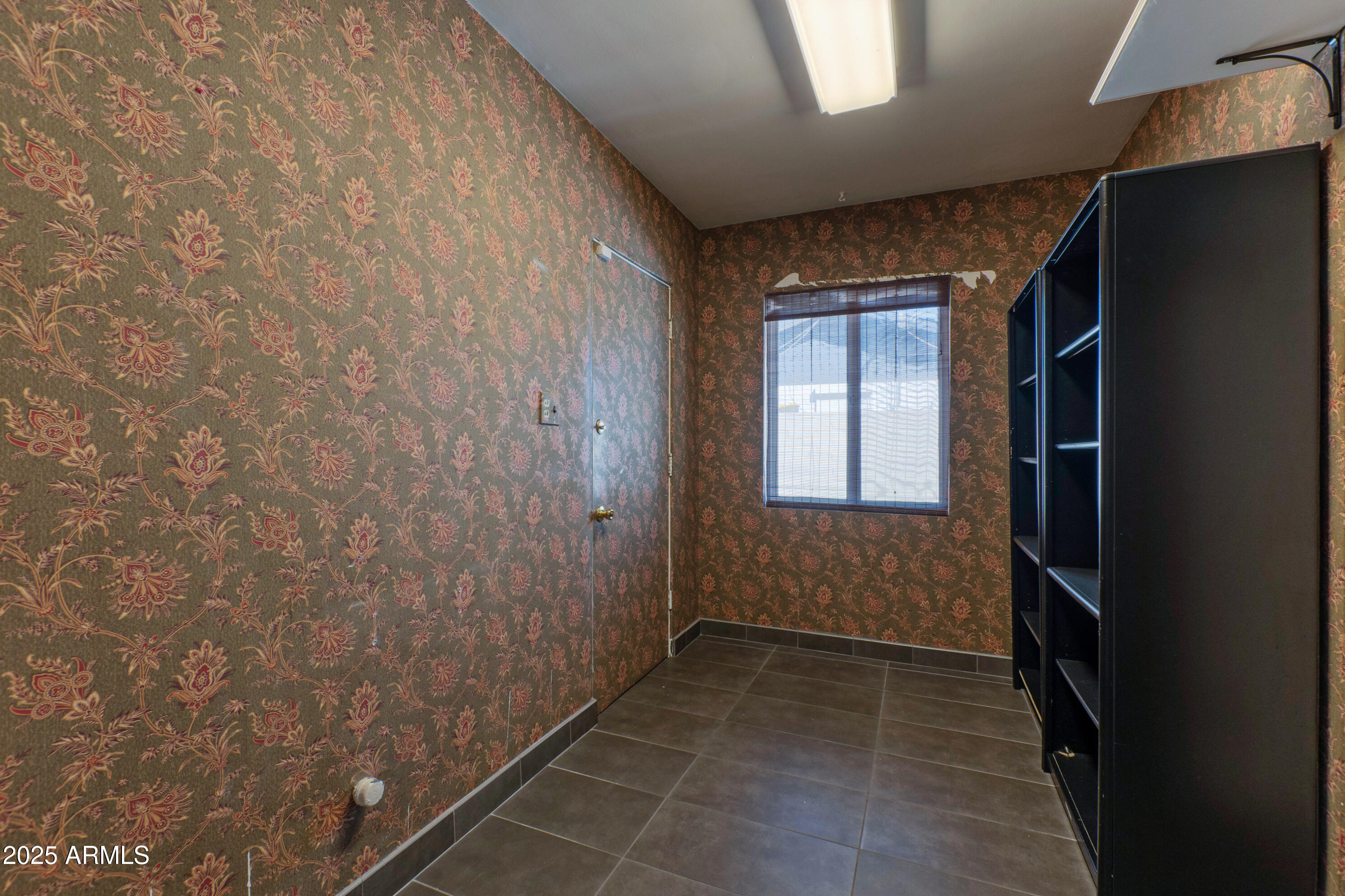 1106 E GLENDALE Avenue