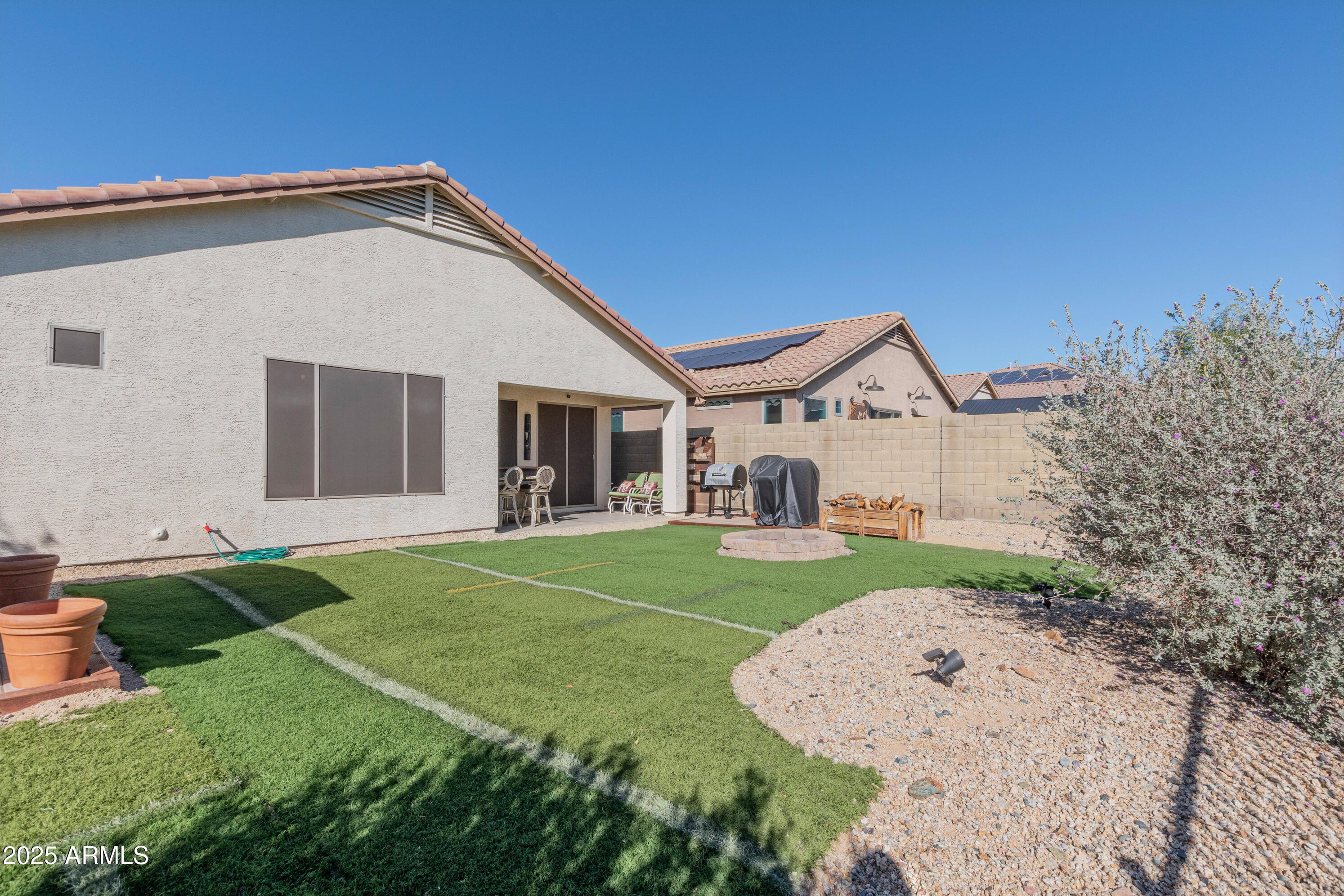 41019 N IRON HORSE Way