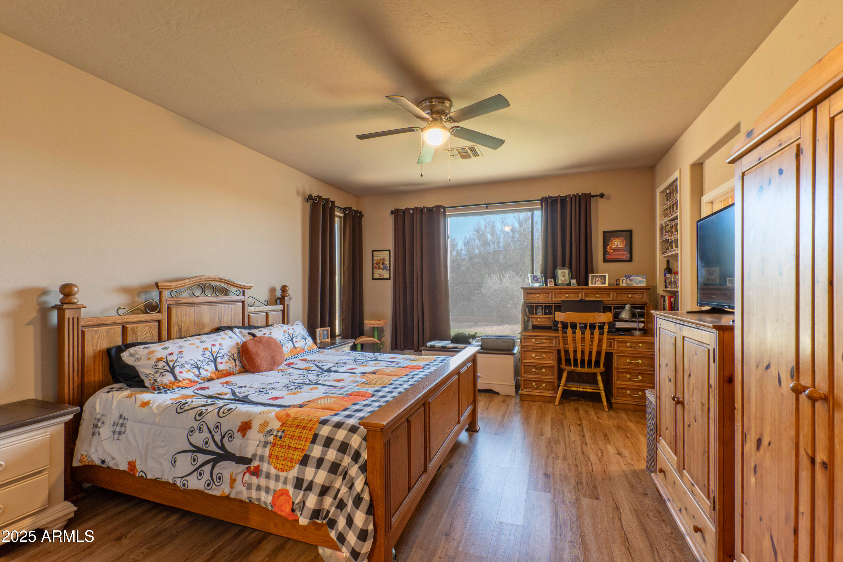 41019 N IRON HORSE Way