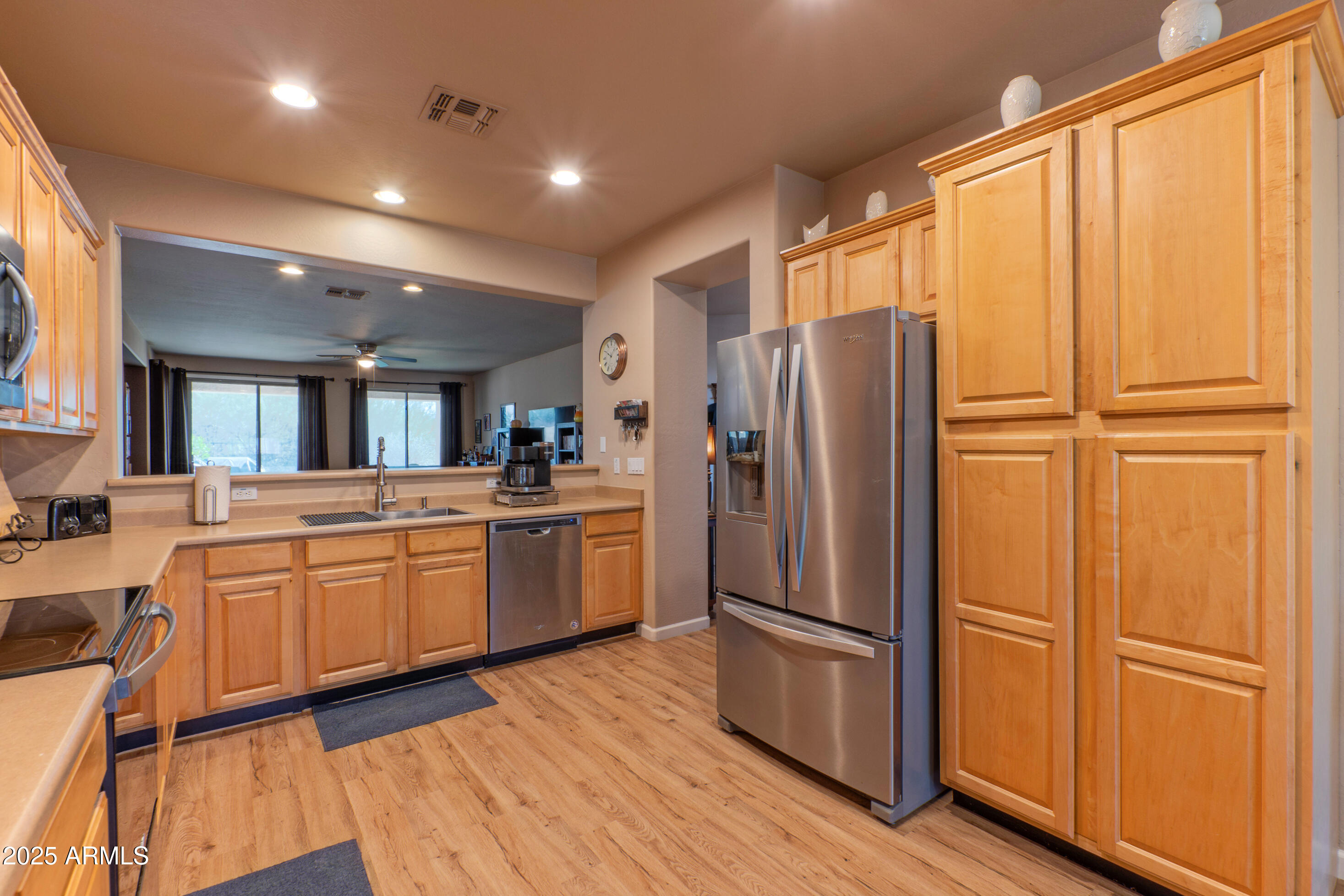 41019 N IRON HORSE Way